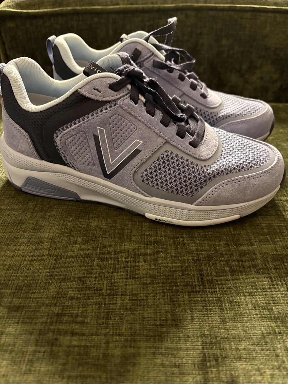 Vionic Women's Light Lavender Blue gray and muted Mesh Sneakers